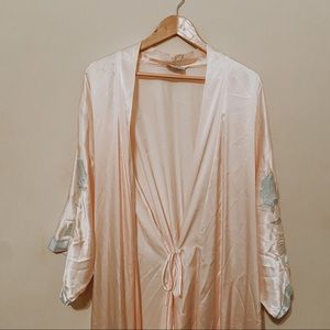 Vintage Natori Silk Robe Pink With Rose Appliqué